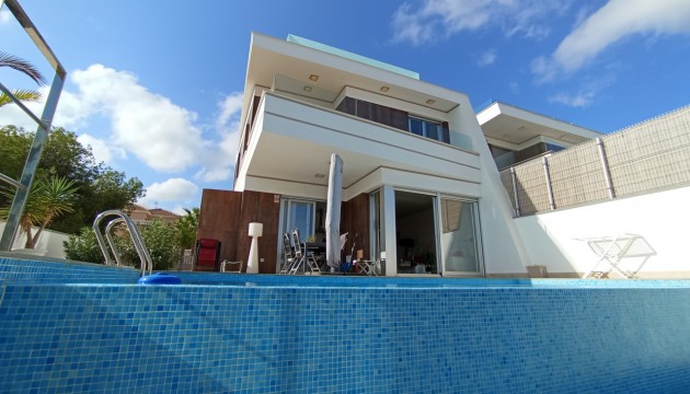 Detached Villa - Herverkoop - Orihuela Costa - Villamartín