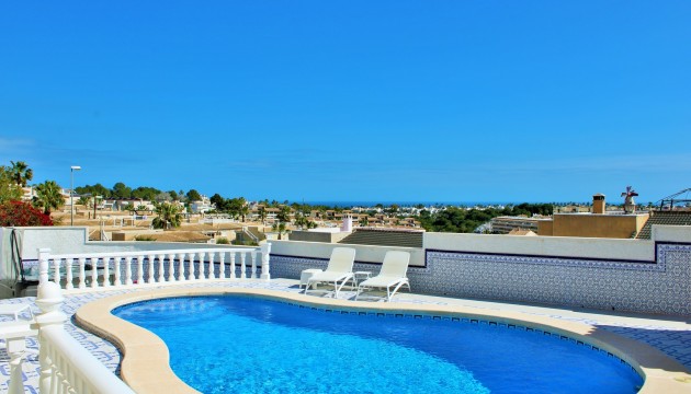 Detached Villa - Herverkoop - Orihuela Costa - Villamartín