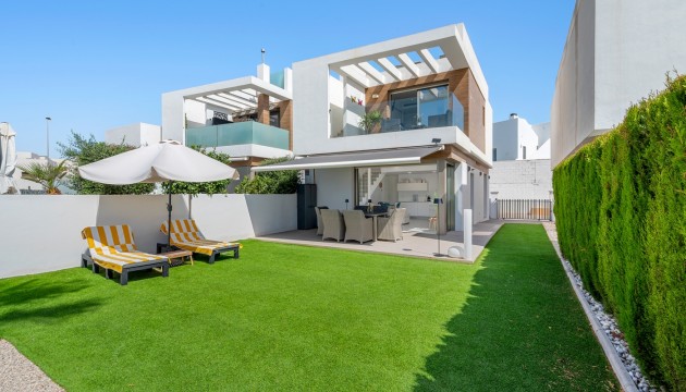 Detached Villa - Herverkoop - Orihuela Costa - Villamartín