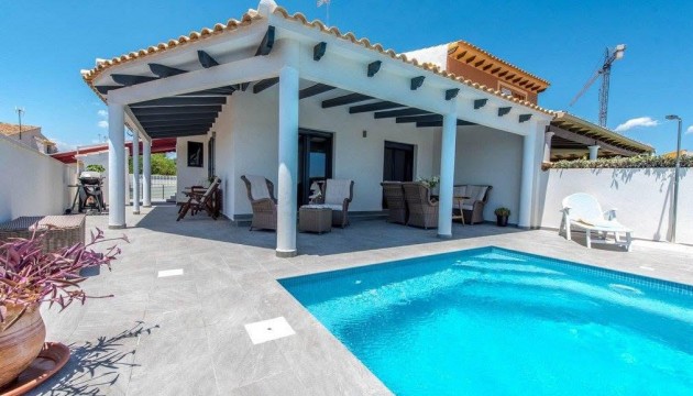 Detached Villa - Herverkoop - Orihuela - Punta Prima
