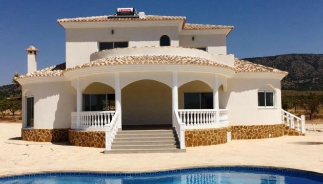 Detached Villa - Herverkoop - Pinoso - Pinoso