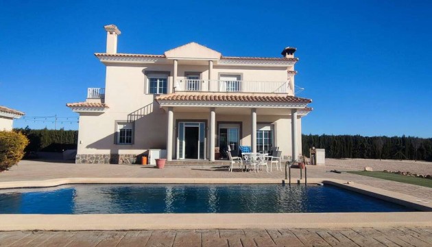 Detached Villa - Herverkoop - Pinoso - Pinoso