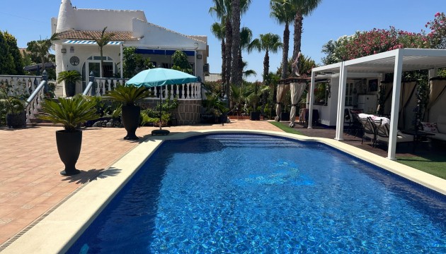 Detached Villa - Herverkoop - San Luis, Torrevieja - San Luis, Torrevieja