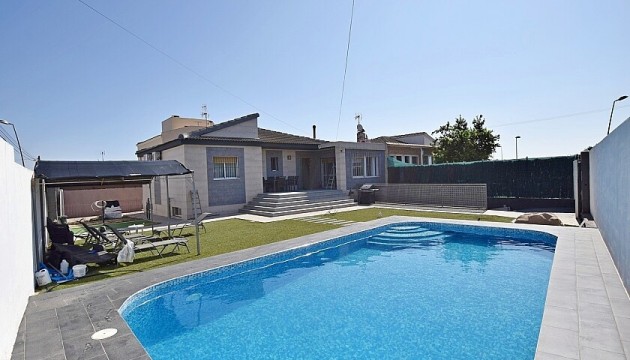 Detached Villa - Herverkoop - Torrevieja - Los Balcones - Los Altos del Edén