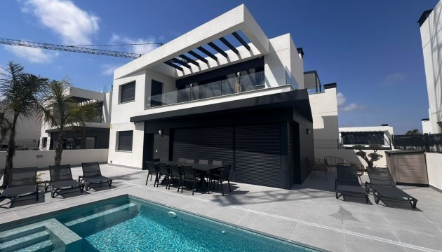 Detached Villa - Odsprzedaż - Algorfa - La Finca Golf Resort