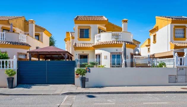 Detached Villa - Odsprzedaż - Guardamar del Segura - El Raso