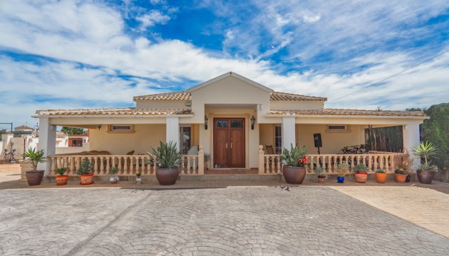 Detached Villa - Odsprzedaż - Las Heredades - Heredades
