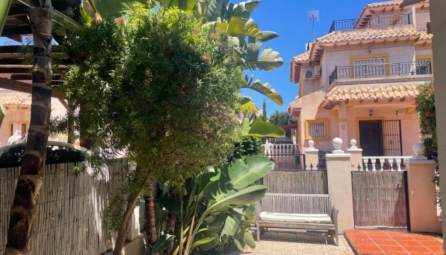 Detached Villa - Odsprzedaż - Orihuela Costa - La Regia