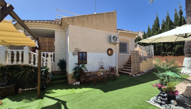 Detached Villa - Odsprzedaż - Orihuela Costa - Villamartín