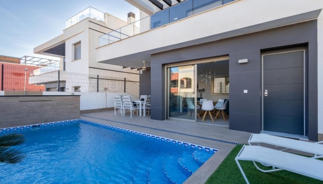 Detached Villa - Odsprzedaż - Orihuela Costa - Villamartín