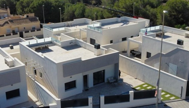 Detached Villa - Odsprzedaż - Pinar de Campoverde - Pinar de Campoverde