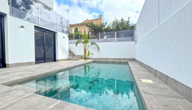 Detached Villa - Odsprzedaż - Torrevieja - Los Balcones - Los Altos del Edén