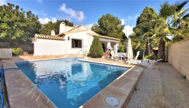Detached Villa - Odsprzedaż - Torrevieja - Torrevieja