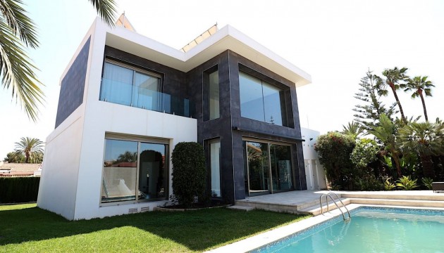 Detached Villa - Resale - Torrevieja - Los Angeles