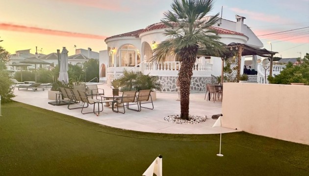 Detached Villa - Resale - Torrevieja - Torrevieja