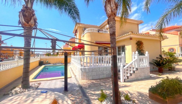 Detached Villa - Videresalg - Orihuela Costa - La Zenia