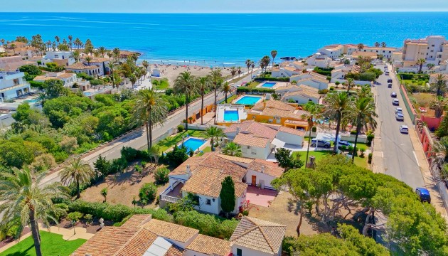 Detached Villa - Videresalg - Orihuela Costa - Playa Flamenca