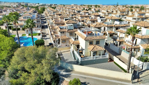 Detached Villa - Videresalg - Orihuela Costa - Playa Flamenca