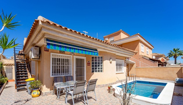 Detached Villa - Videresalg - Orihuela Costa - Punta Prima