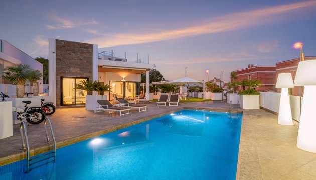 Detached Villa - Videresalg - Orihuela Costa - Villamartín