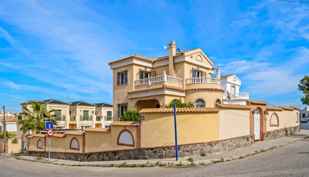 Detached Villa - Videresalg - Orihuela Costa - Villamartín