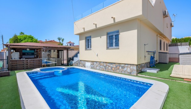 Detached Villa - Wiederverkauf - Ciudad Quesada - Center