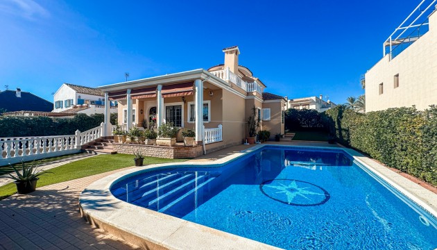 Detached Villa - Wiederverkauf - La Mata - Torrelamata - La Mata