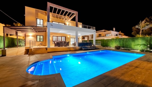 Detached Villa - Wiederverkauf - Orihuela Costa - Cabo Roig