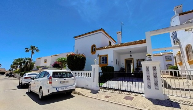 Detached Villa - Wiederverkauf - Orihuela Costa - Los Dolses