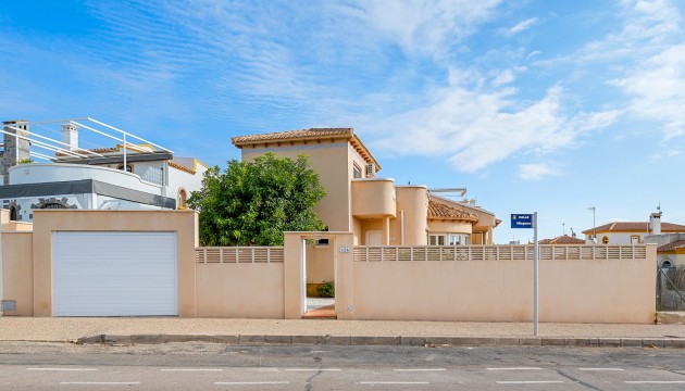 Detached Villa - Wiederverkauf - Orihuela Costa - Los Dolses