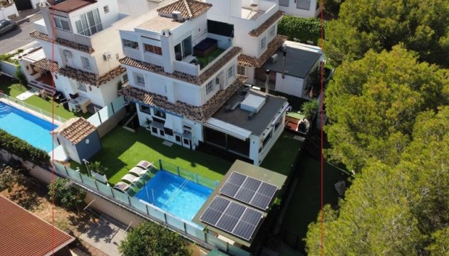 Detached Villa - Wiederverkauf - Orihuela Costa - Orihuela Costa