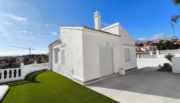 Detached Villa - Wiederverkauf - Orihuela Costa - Villamartín