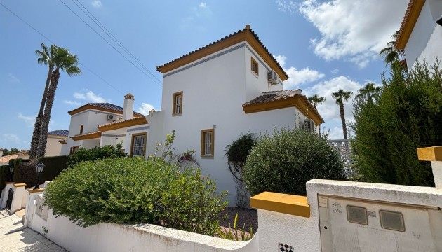 Detached Villa - Wiederverkauf - Orihuela Costa - Villamartín