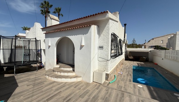 Detached Villa - Wiederverkauf - Orihuela Costa - Villamartín