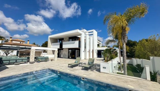 Detached Villa - Wiederverkauf - Orihuela Costa - Villamartín