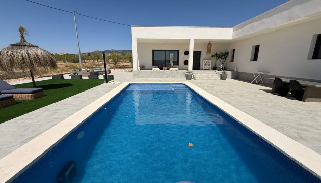 Detached Villa - Wiederverkauf - Pinoso - Pinoso