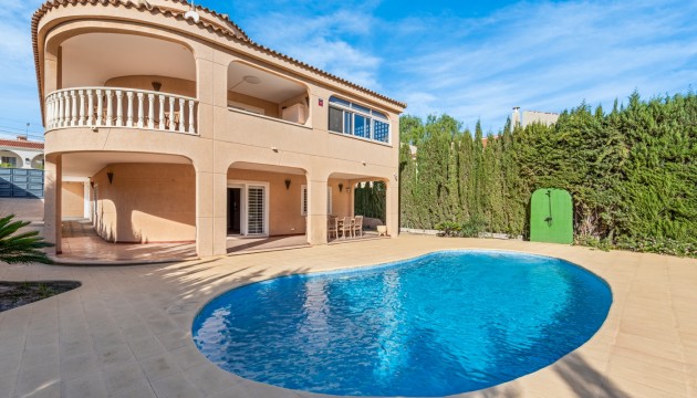 Detached Villa - Wiederverkauf - Torrevieja - Los Balcones - Los Altos del Edén