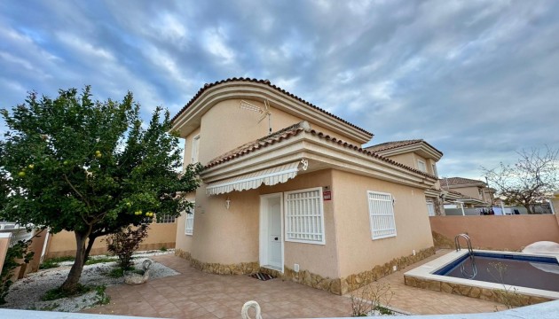 Detached Villa - Wiederverkauf - Torrevieja - Los Balcones - Los Altos del Edén