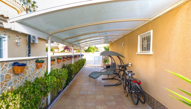 Detached Villa - Wiederverkauf - Torrevieja - Los Balcones - Los Altos del Edén