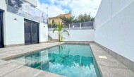 Detached Villa - Wiederverkauf - Torrevieja - MOVE-174