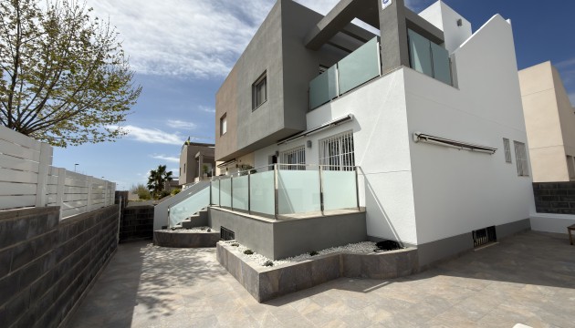 Detached Villa - Wiederverkauf - Torrevieja - Torrevieja