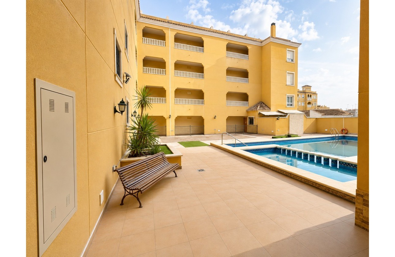 Herverkoop - Apartment - Almoradi