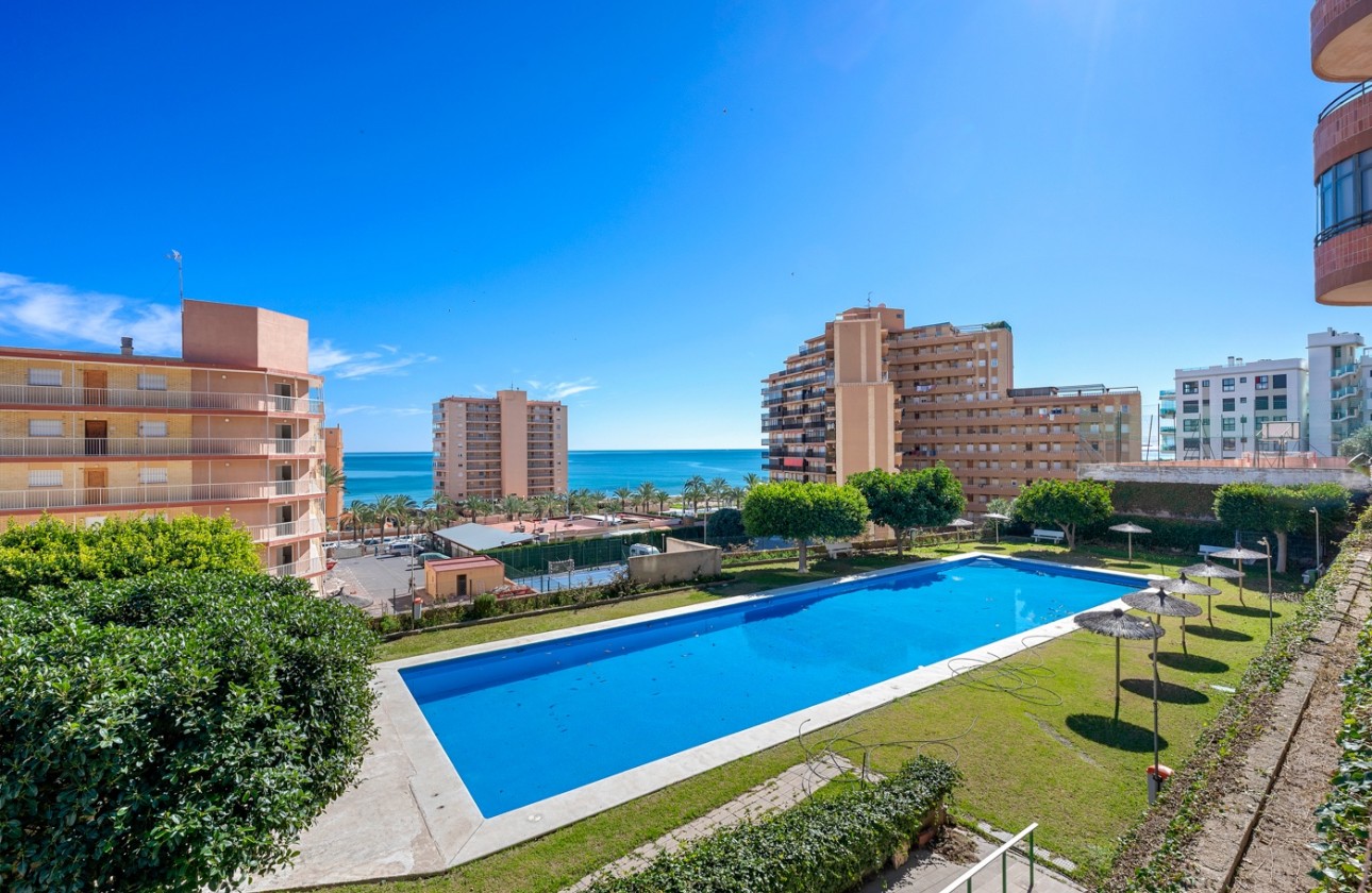 Herverkoop - Apartment - Arenales del Sol - Segunda linea playa