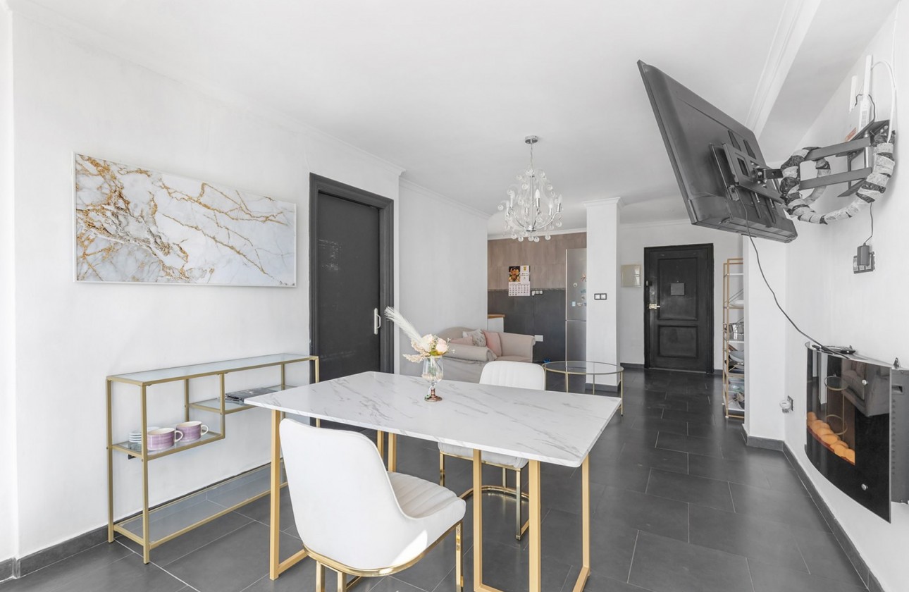 Herverkoop - Apartment - Daya Nueva