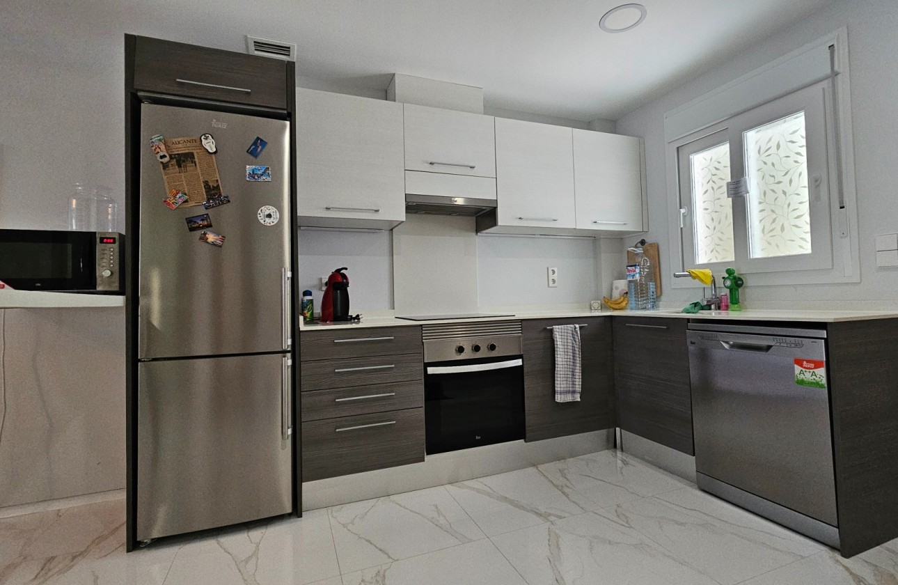 Herverkoop - Apartment - La Marina