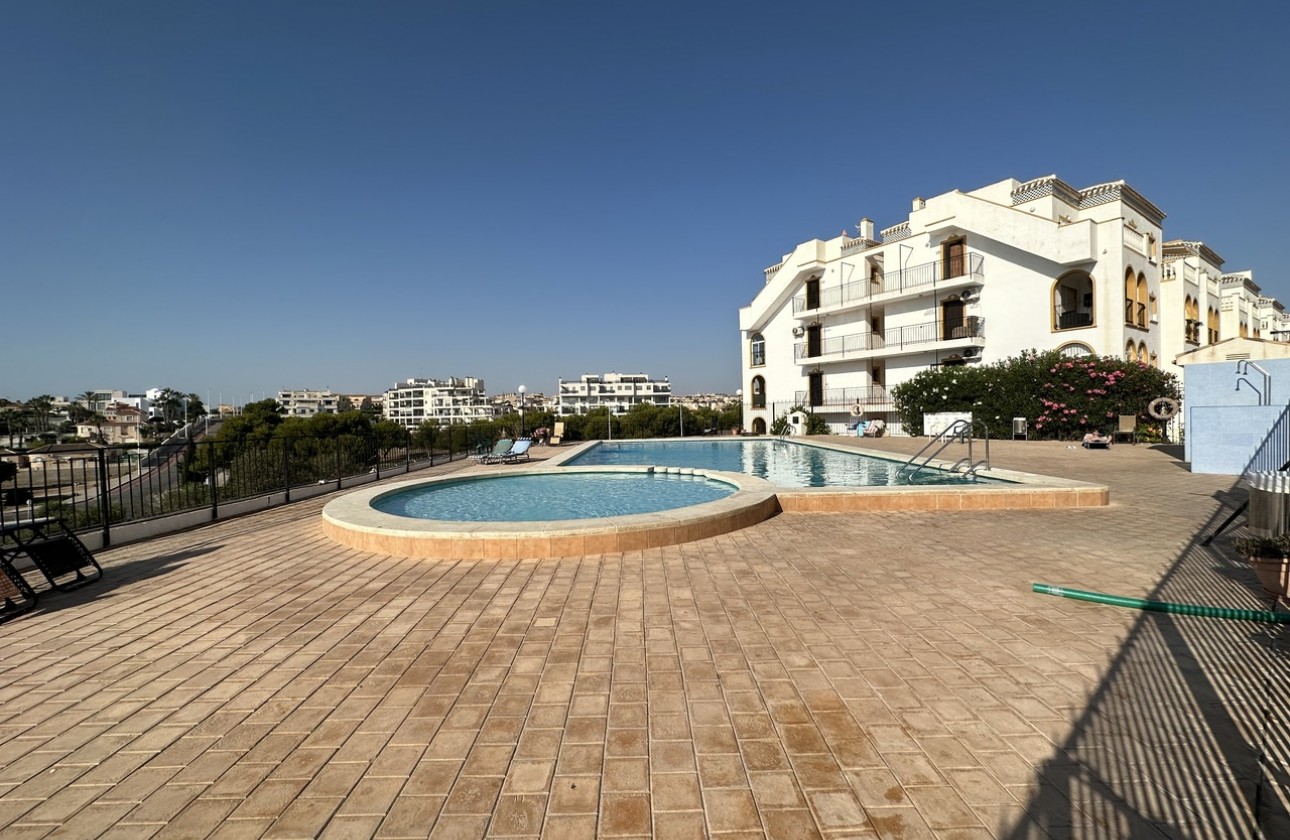 Herverkoop - Apartment - Orihuela Costa - La Zenia