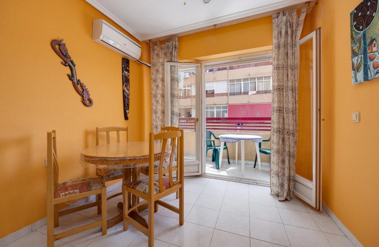 Herverkoop - Apartment - Torrevieja - Centro