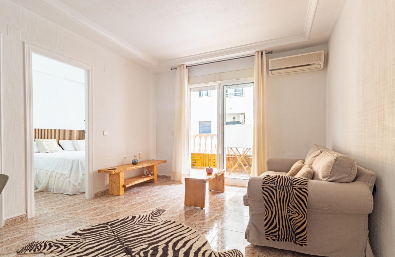 Herverkoop - Apartment - Torrevieja - Playa del Cura