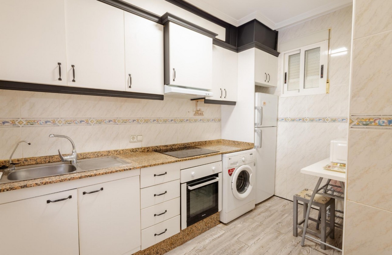 Herverkoop - Apartment - Torrevieja - Playa del Cura