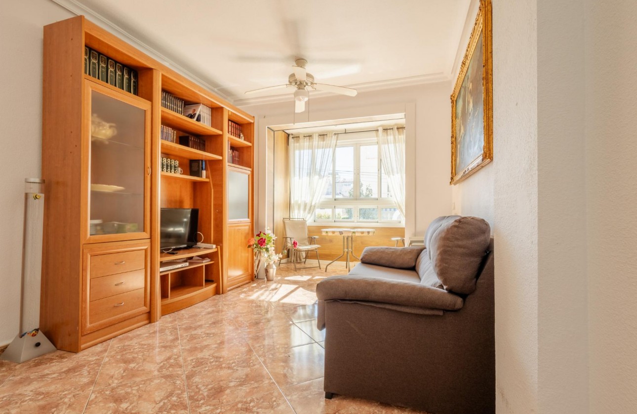 Herverkoop - Apartment - Torrevieja - Playa del Cura